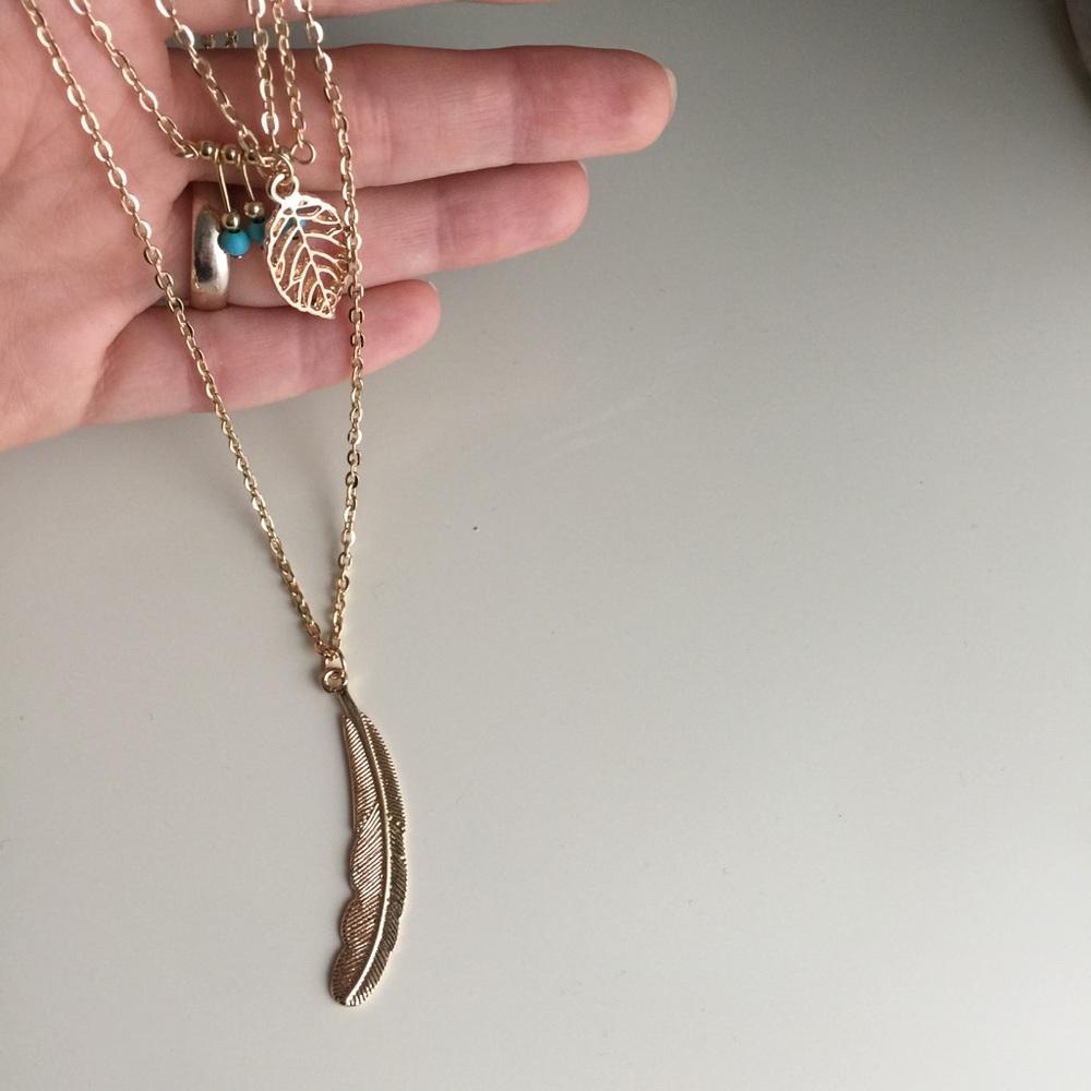 NWT feather three layer chain necklace gold color - Picture 4 of 4